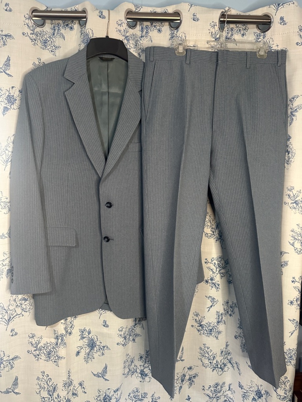 Vintage Men's Gray Pinstripe Suit Jacket & Pants - Classic Two-Piece Blazer Set